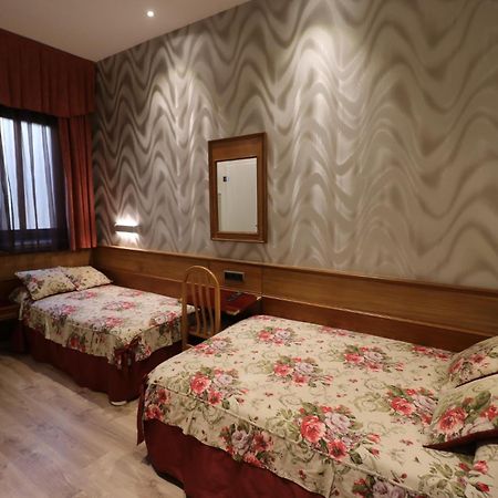 Hostal Hispano - Argentino Gran Via Madrid Bagian luar foto