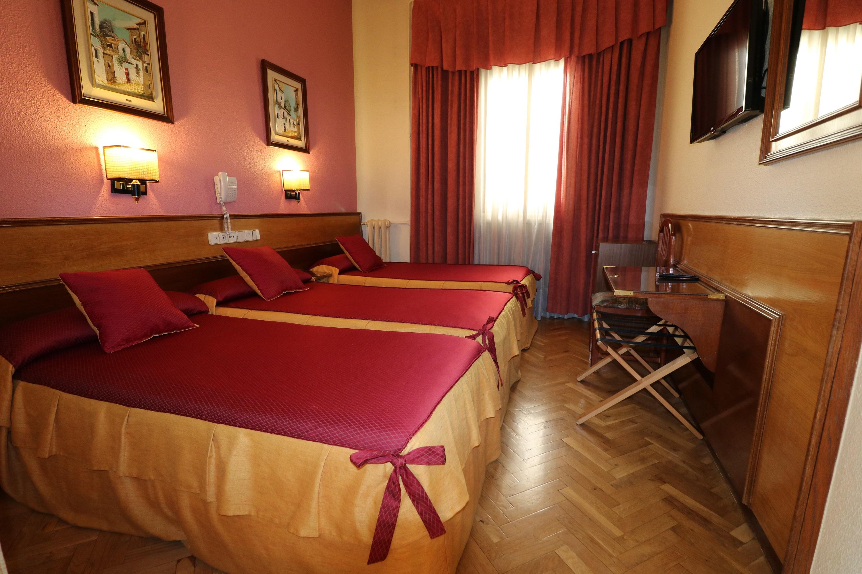 Hostal Hispano - Argentino Gran Via Madrid Bagian luar foto