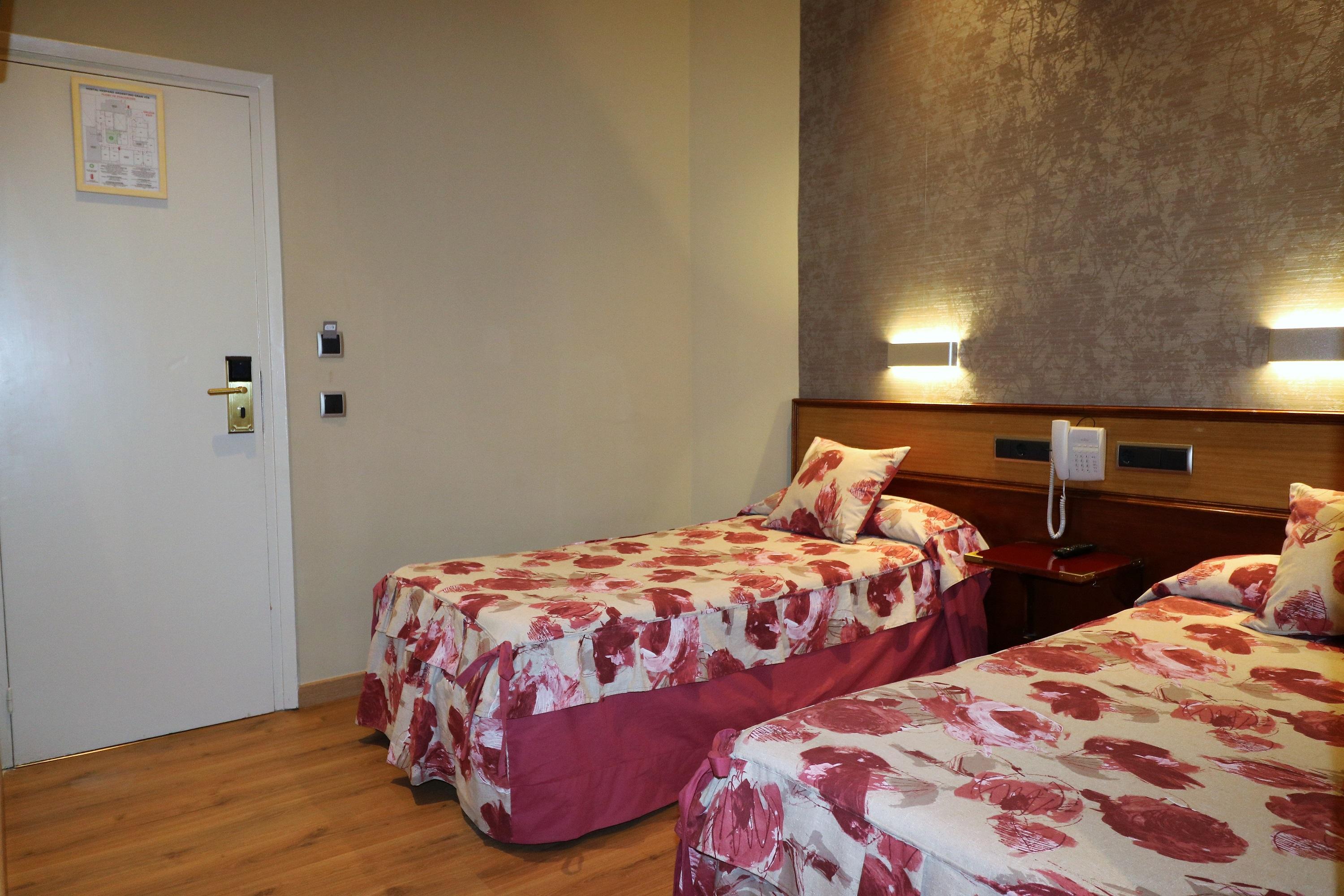 Hostal Hispano - Argentino Gran Via Madrid Bagian luar foto