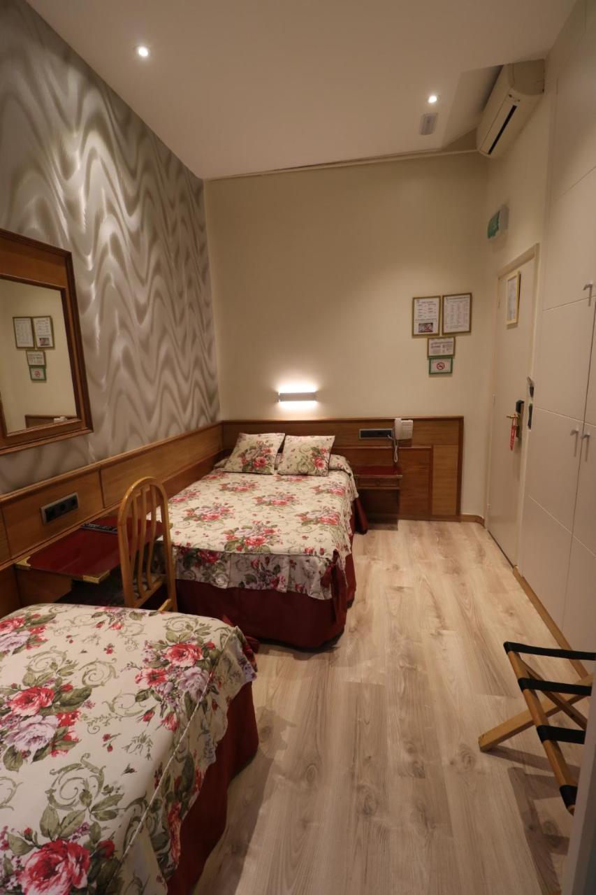Hostal Hispano - Argentino Gran Via Madrid Bagian luar foto