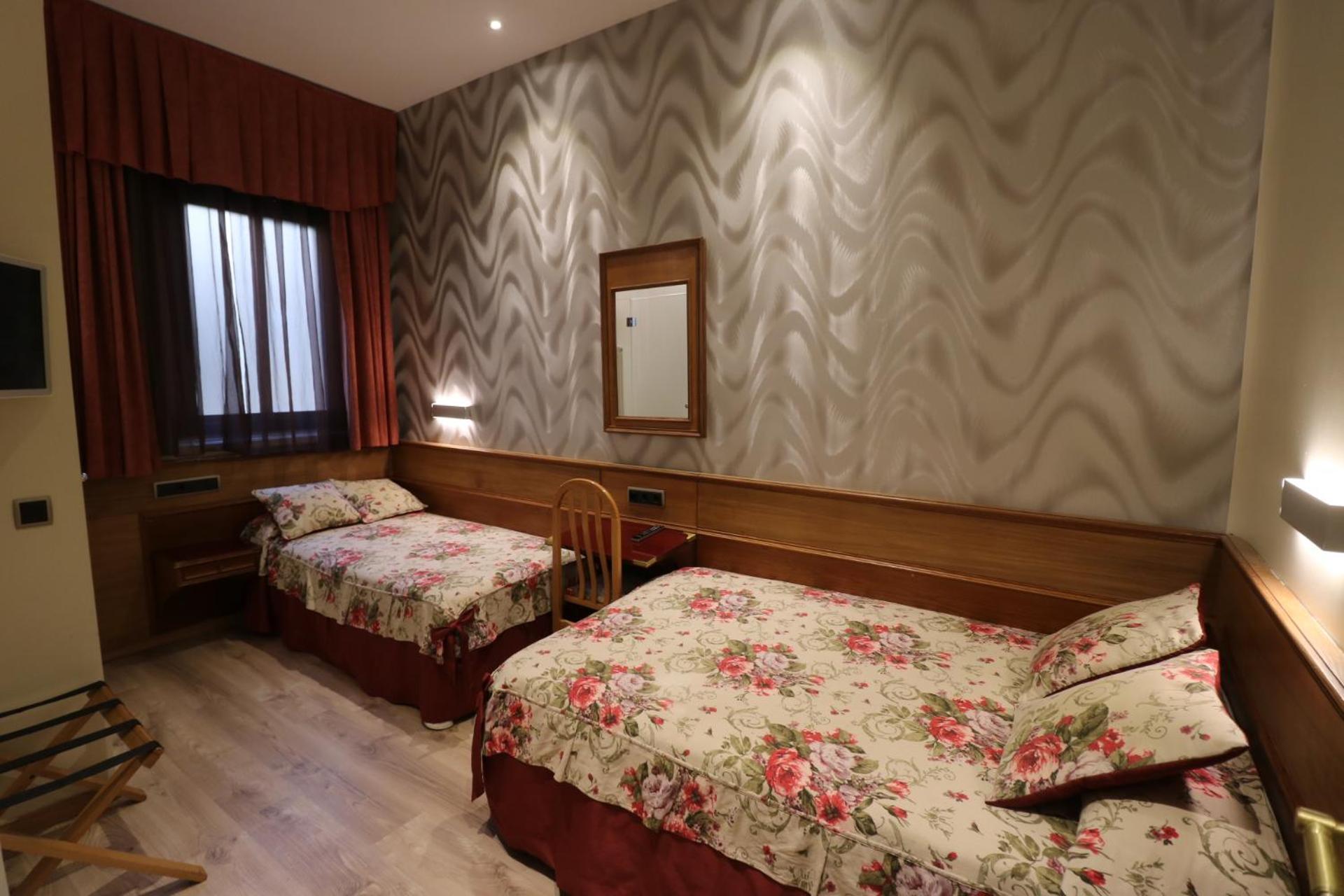Hostal Hispano - Argentino Gran Via Madrid Bagian luar foto
