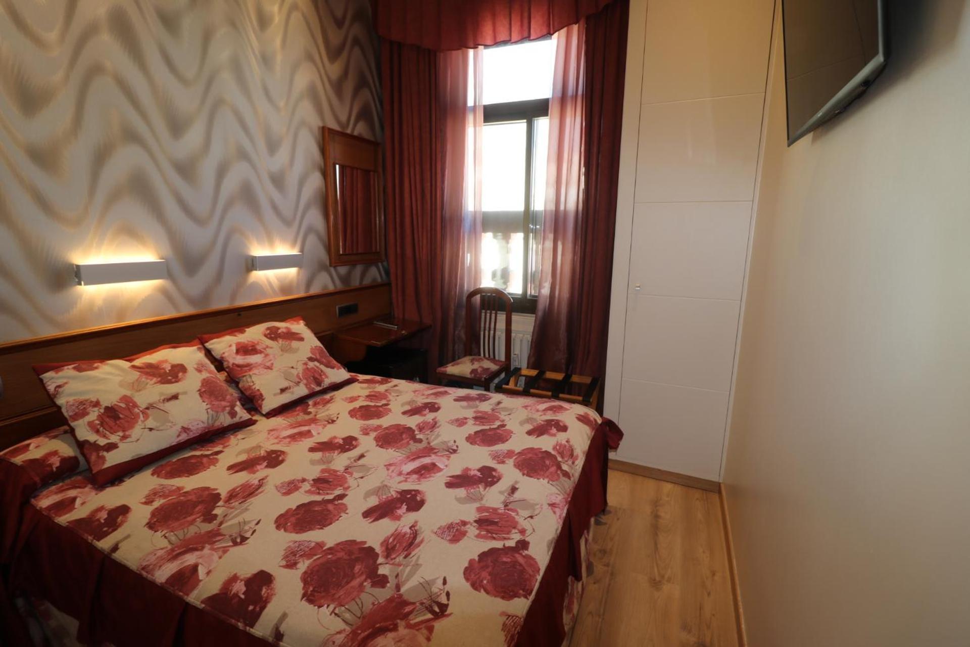 Hostal Hispano - Argentino Gran Via Madrid Bagian luar foto